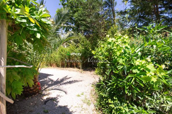 Maison
         5 pièces
        - 100 m² 415 000 € *