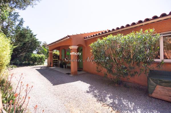 Maison
         5 pièces
        - 100 m² 415 000 € *