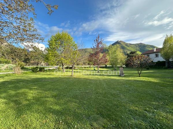 Terrain à vendre de 1 578,00 m² VEYNES (05)