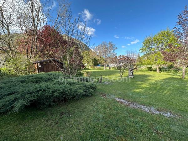 Terrain à vendre de 1 578,00 m² VEYNES (05)