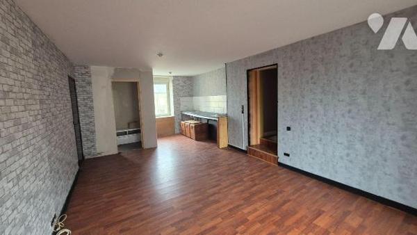 CHATILLON SUR COLMONT, immeuble (ancien bar-restaurant)  possibilité de maison d'habitation ou ...