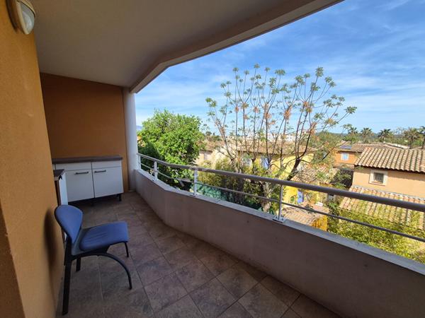 Appartement La Seyne Sur Mer 3 pièce(s) 64 m2 avec terrasse, parking