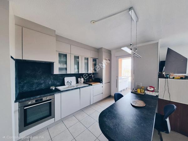 Appartement La Seyne Sur Mer 3 pièce(s) 64 m2 avec terrasse, parking