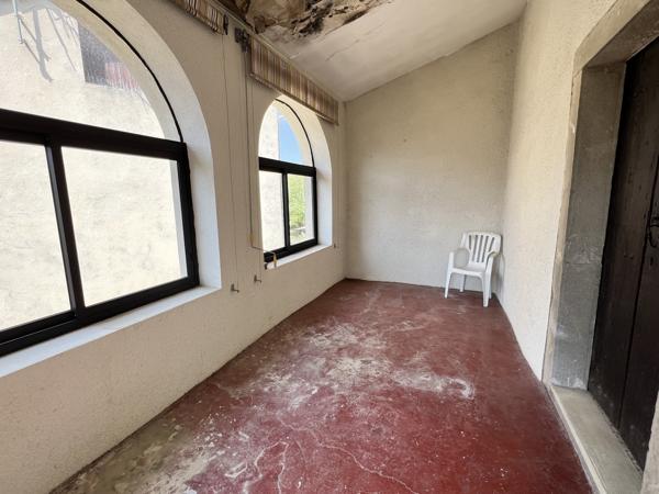 Maison en pierre 3 chambres avec jardin arboré