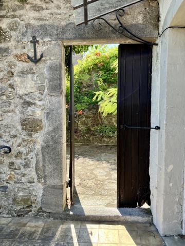 Maison en pierre 3 chambres avec jardin arboré