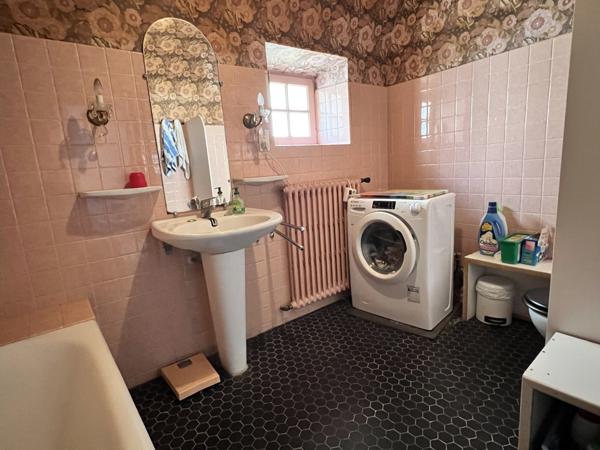 Maison en pierre 3 chambres avec jardin arboré