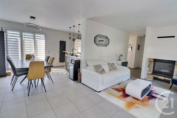 Maison à vendre  4 pièces - 107 m2 ROQUEBRUNE SUR ARGENS - 83