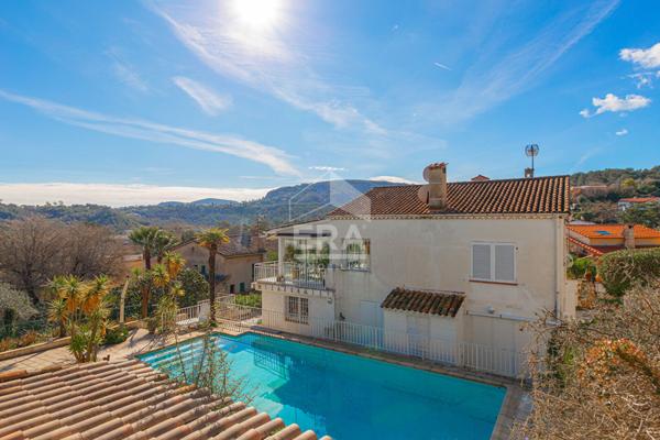 MAISON AVEC PISCINE ET DÉPENDANCES - MANDELIEU-LA-NAPOULE QUARTIER MINELLE 