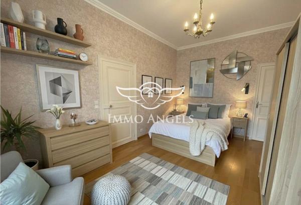 Maison bourgeoise avec terrain indépendant