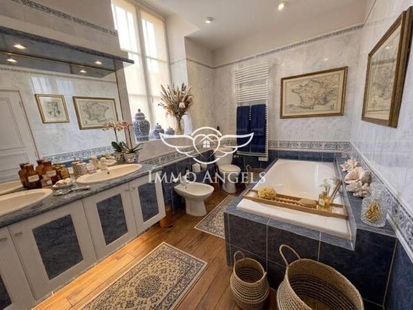 Maison bourgeoise avec terrain indépendant