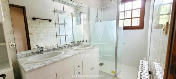 EXCLUSIVITÉ - PUYMOYEN - MAISON DE PLAIN-PIED DE 94 m² + GARAGE 26 m² indép , GARAGE, PISCINE, TERRAIN DE 1200 m²