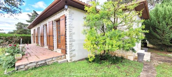EXCLUSIVITÉ - PUYMOYEN - MAISON DE PLAIN-PIED DE 94 m² + GARAGE 26 m² indép , GARAGE, PISCINE, TERRAIN DE 1200 m²