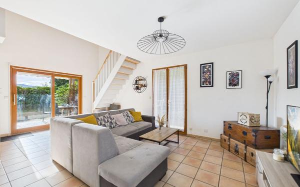 Maison à vendre    5 pièces • 147,70 m2 Saint-Marcellin