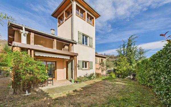 Maison à vendre    5 pièces • 147,70 m2 Saint-Marcellin