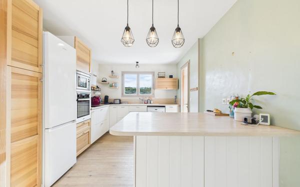 Maison à vendre    5 pièces • 147,70 m2 Saint-Marcellin