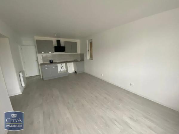 Appartement à louer 2 pièces 47.33m² Charleville-Mézières (08000)