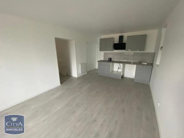 Appartement à louer 2 pièces 47.33m² Charleville-Mézières (08000)