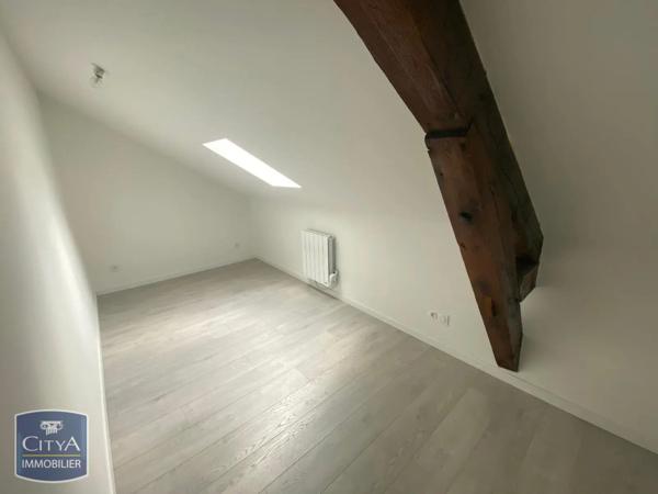 Appartement à louer 2 pièces 47.33m² Charleville-Mézières (08000)