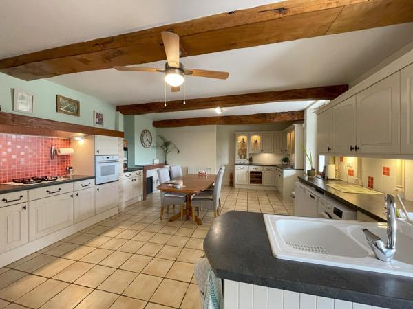 Maison 6 pièces qui allie charme et beaux espaces