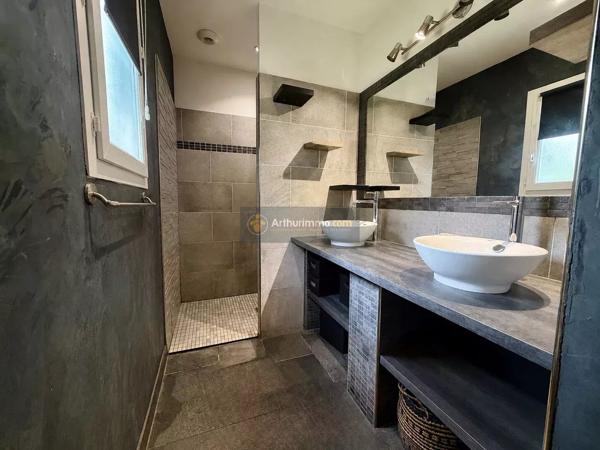 Vente                                                      Maison
                        
                     6 pièces                      157 m2                     à Vescovato