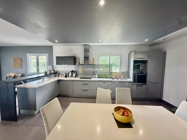 Vente                                                      Maison
                        
                     6 pièces                      157 m2                     à Vescovato