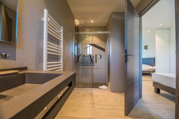 Lecci (20137) Cala Rossa – Villa T4 5***** avec piscine privée – Domaine privé – Acte en main