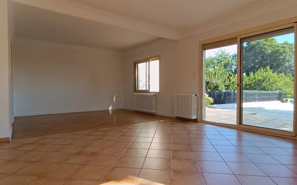 Maison à vendre    6 pièces • 180 m2 Saint-Genis-Laval