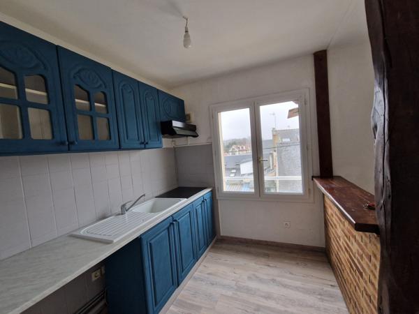 Crépy-en-Valois (60800) CENTRE CREPY EN VALOIS APPARTEMENT F2 + STUDIO 63 m²