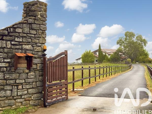 Maison à vendre 10 pièces 270 m² Villefranque