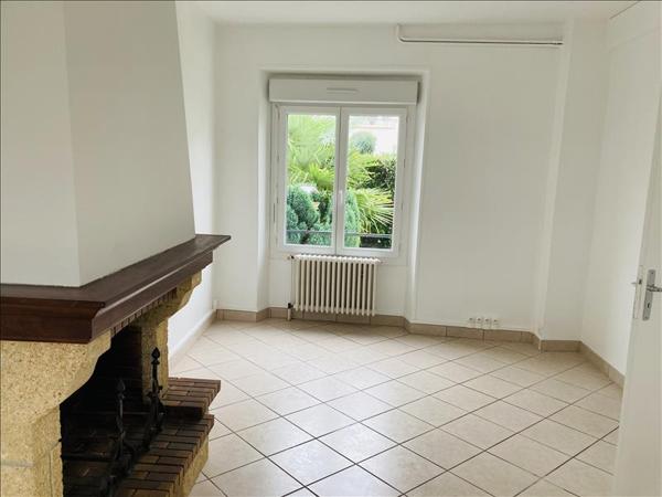 Maison à louer 1 150 € CC LORIENT 5 p 114 m² DPE F