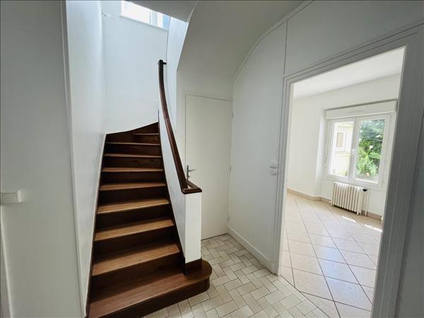 Maison à louer 1 150 € CC LORIENT 5 p 114 m² DPE F