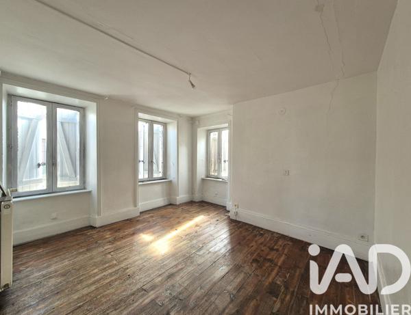 Immeuble à vendre 207 m² Le Vernet-Chaméane