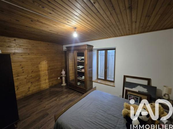 Immeuble à vendre 207 m² Le Vernet-Chaméane