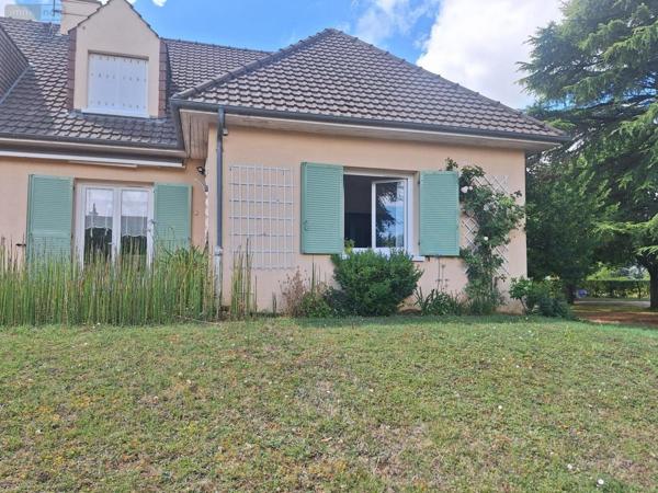 Maison à vendre à Savigné-l'Évêque dans la Sarthe (72460), ref : 013-2065