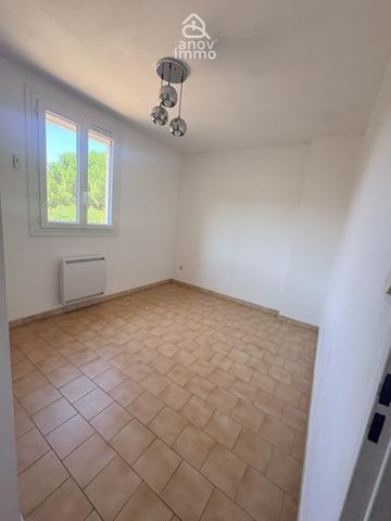 Maison
                                                                                                                                                                                                                                                                                                                        4 pièce(s)                                                                                                                                                                                                          3 chambre(s)                                                                                                                                                                                                          90  m²