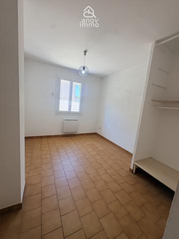 Maison
                                                                                                                                                                                                                                                                                                                        4 pièce(s)                                                                                                                                                                                                          3 chambre(s)                                                                                                                                                                                                          90  m²