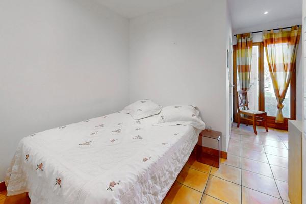 Pennes-Mirabeau (13170) Maison de 160m2 composé de deux logements, garage de 46m2 sur 570m2 de terrain