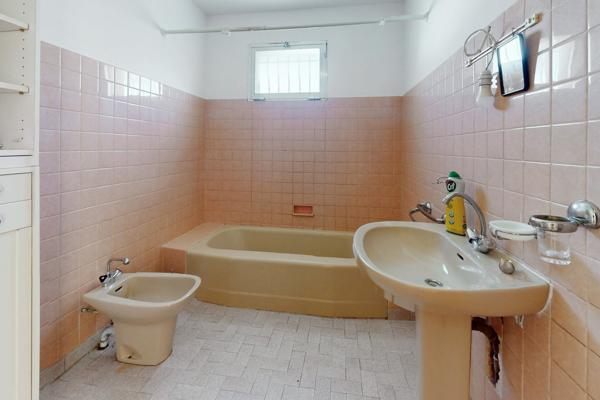 Pennes-Mirabeau (13170) Maison de 160m2 composé de deux logements, garage de 46m2 sur 570m2 de terrain