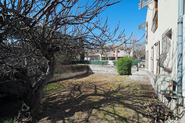 Pennes-Mirabeau (13170) Maison de 160m2 composé de deux logements, garage de 46m2 sur 570m2 de terrain