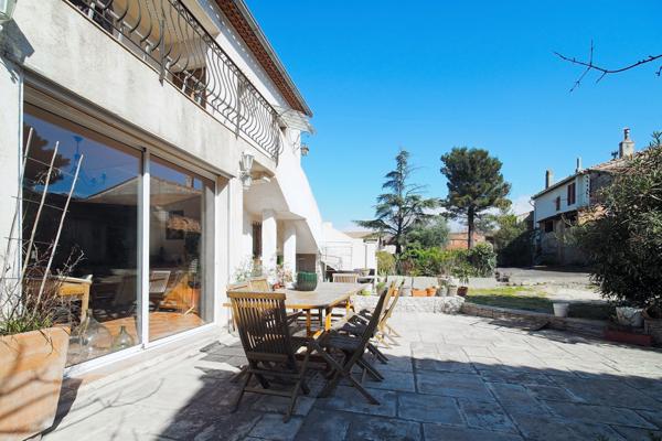 Pennes-Mirabeau (13170) Maison de 160m2 composé de deux logements, garage de 46m2 sur 570m2 de terrain