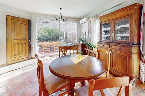 Pennes-Mirabeau (13170) Maison de 160m2 composé de deux logements, garage de 46m2 sur 570m2 de terrain