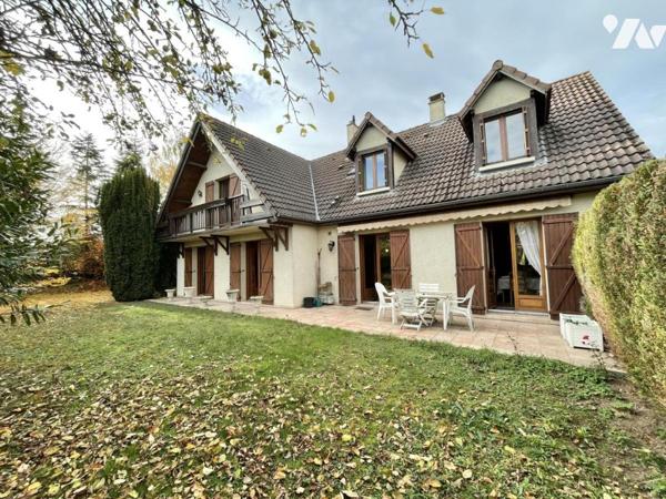 maison 7 pièces sur sous sol avec jardin.