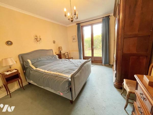 maison 7 pièces sur sous sol avec jardin.