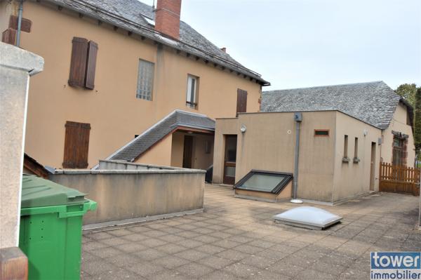 Maison 13 pièce(s) 9 chambre(s) 300 m²