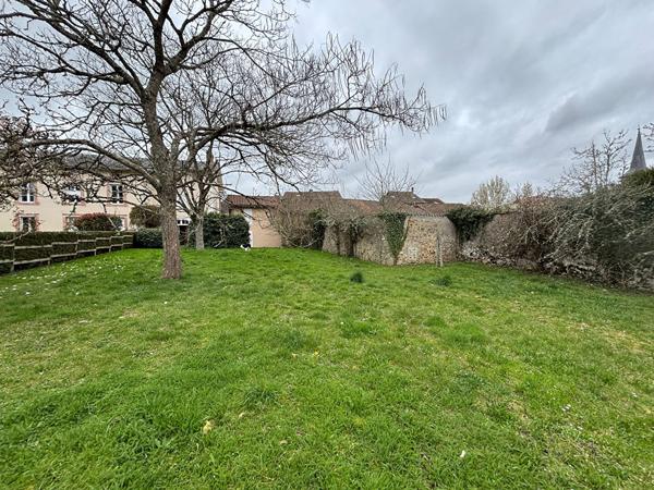Maison
         5 pièces
        - 159 m² 134 000 € *