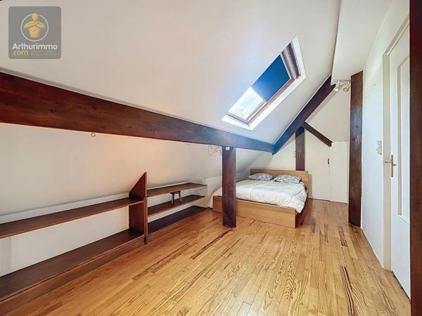 Vente                                                      Maison
                        
                     8 pièces                      200 m2                     à Yerres