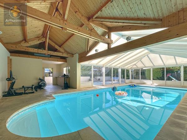 Vente                                                      Maison
                        
                     8 pièces                      200 m2                     à Yerres
