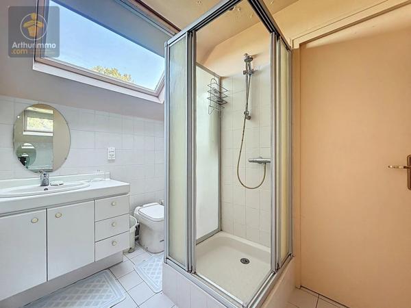Vente                                                      Maison
                        
                     8 pièces                      200 m2                     à Yerres