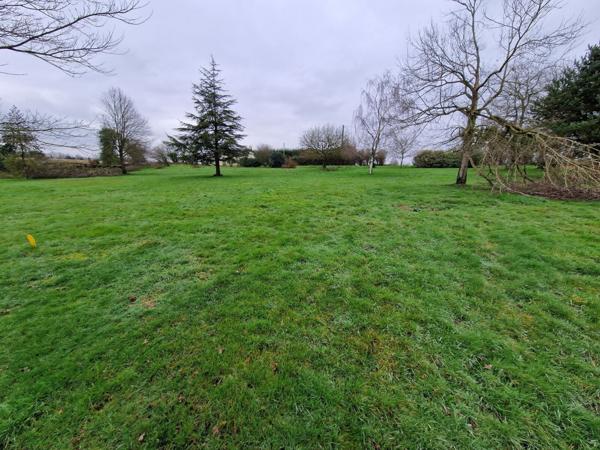 Terrain de 1623 m² à Cast 29150