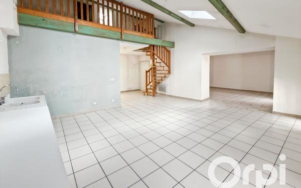 Appartement à louer    5 pièces • 103,10 m2 Baix